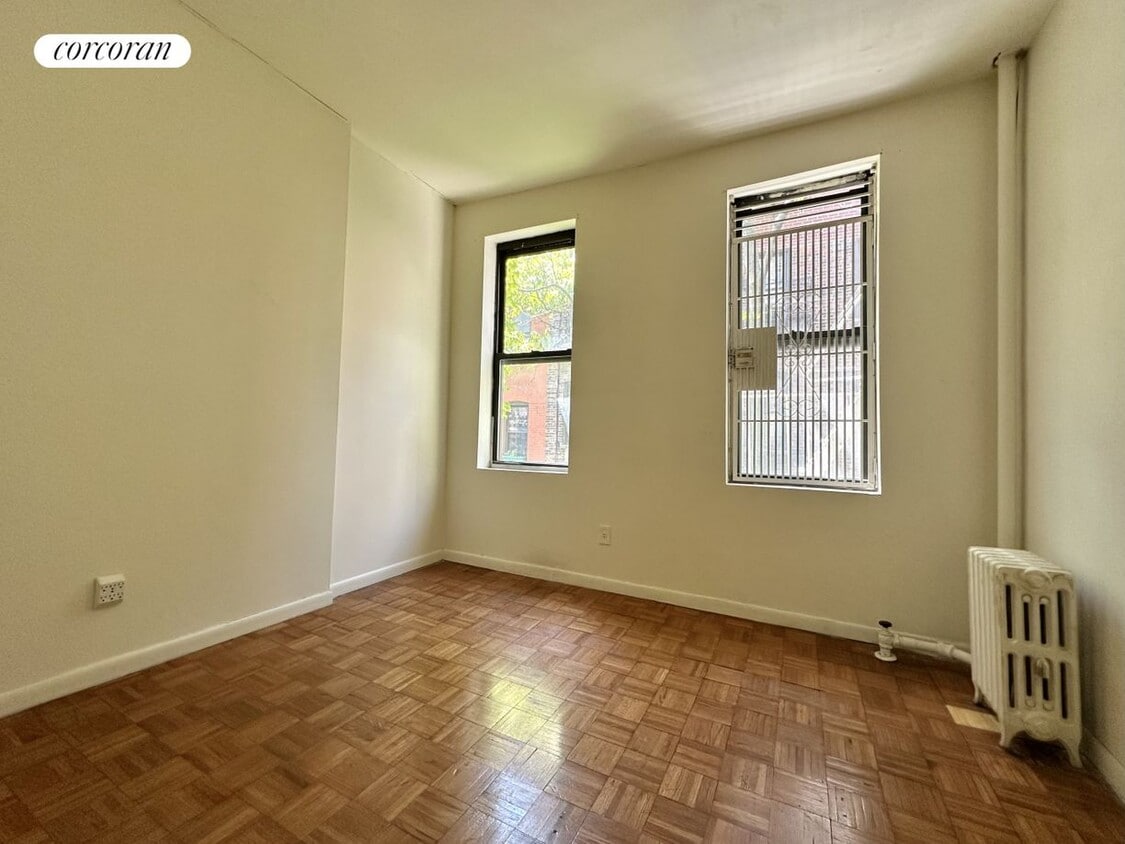 Primary Photo - 426 E 66th St