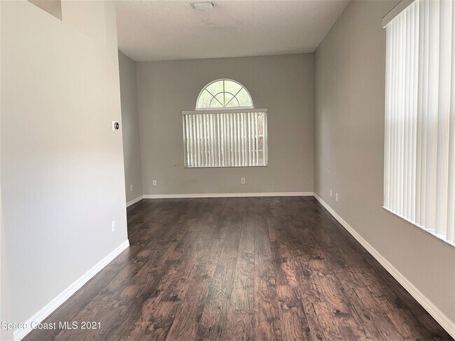 Building Photo - 7016 Hammock Trace Dr