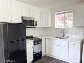 Building Photo - 5610 Riverton Ave