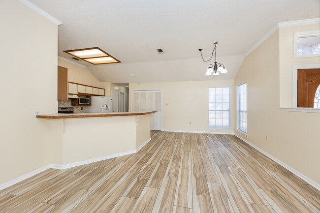 Foto del edificio - 13442 S Fairview Ave