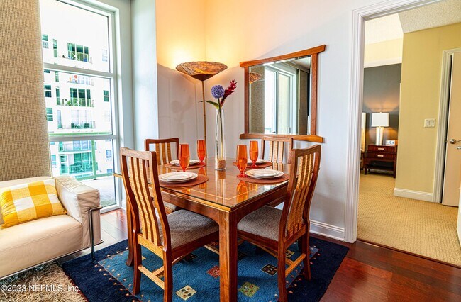 Foto del edificio - 1431 Riverplace Blvd