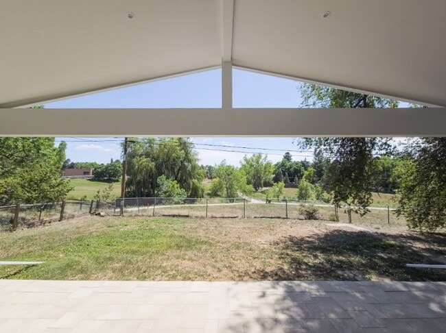 Building Photo - Long Realty & Property Management - ** RENT SPECIAL** Wonderful Ranch with Great Views