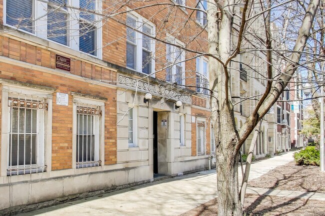 Foto del edificio - 6812 N Wayne Ave