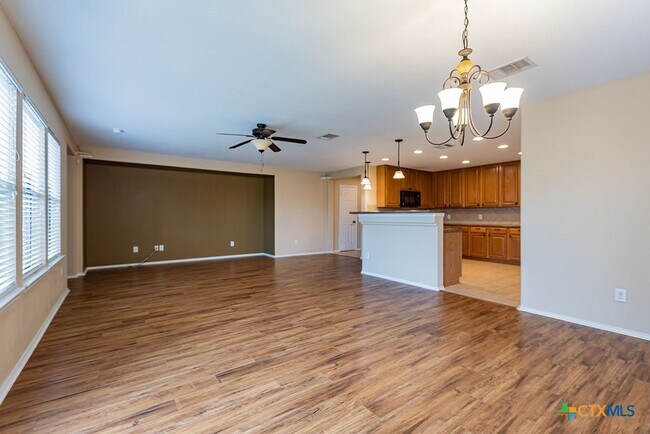 Building Photo - 2019 Woodway Dr