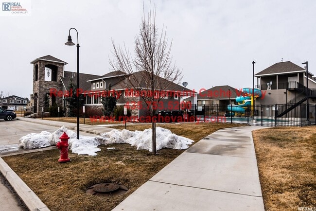 Building Photo - 144 E 745 S
