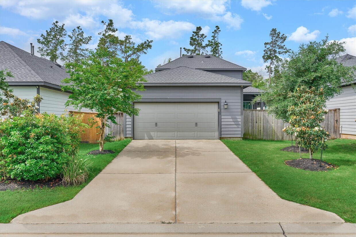 Building Photo - 222 Thistle Dr