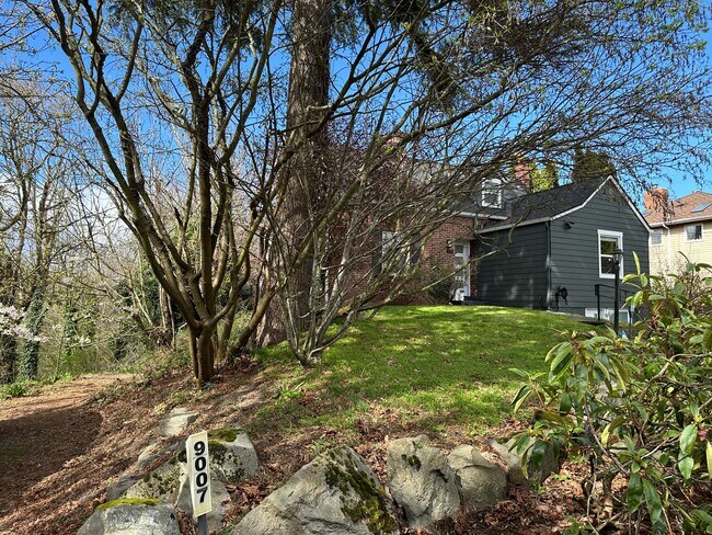 Building Photo - Gorgeous Blue Ridge Home Available for Rent