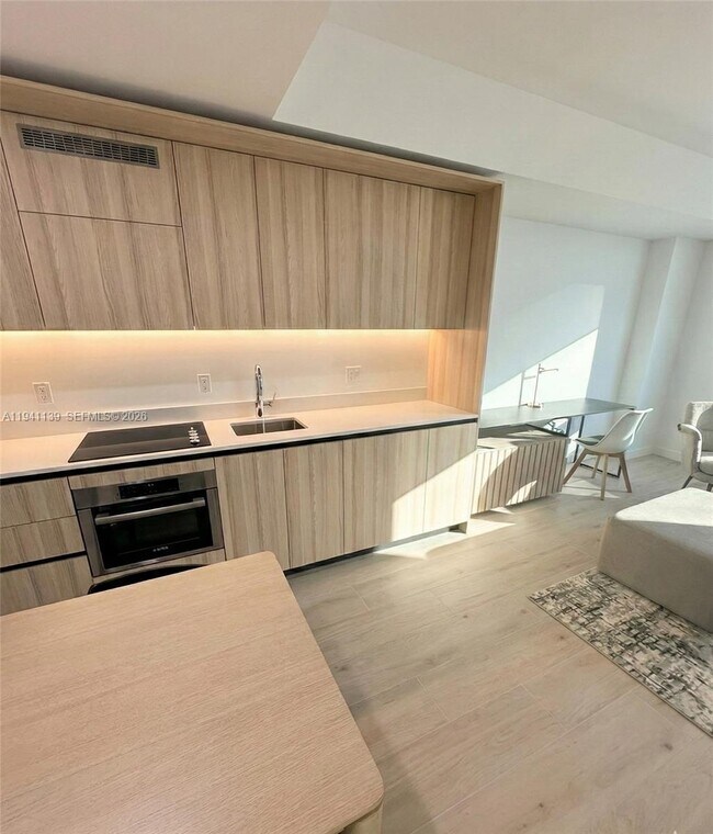 Foto del edificio - 225 N Miami Ave