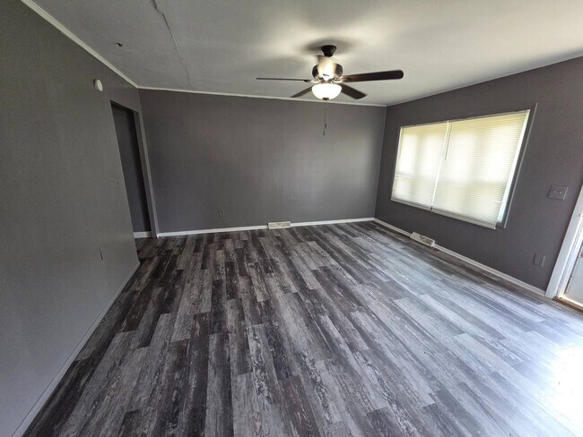 Foto del edificio - 2401 Eastlawn St