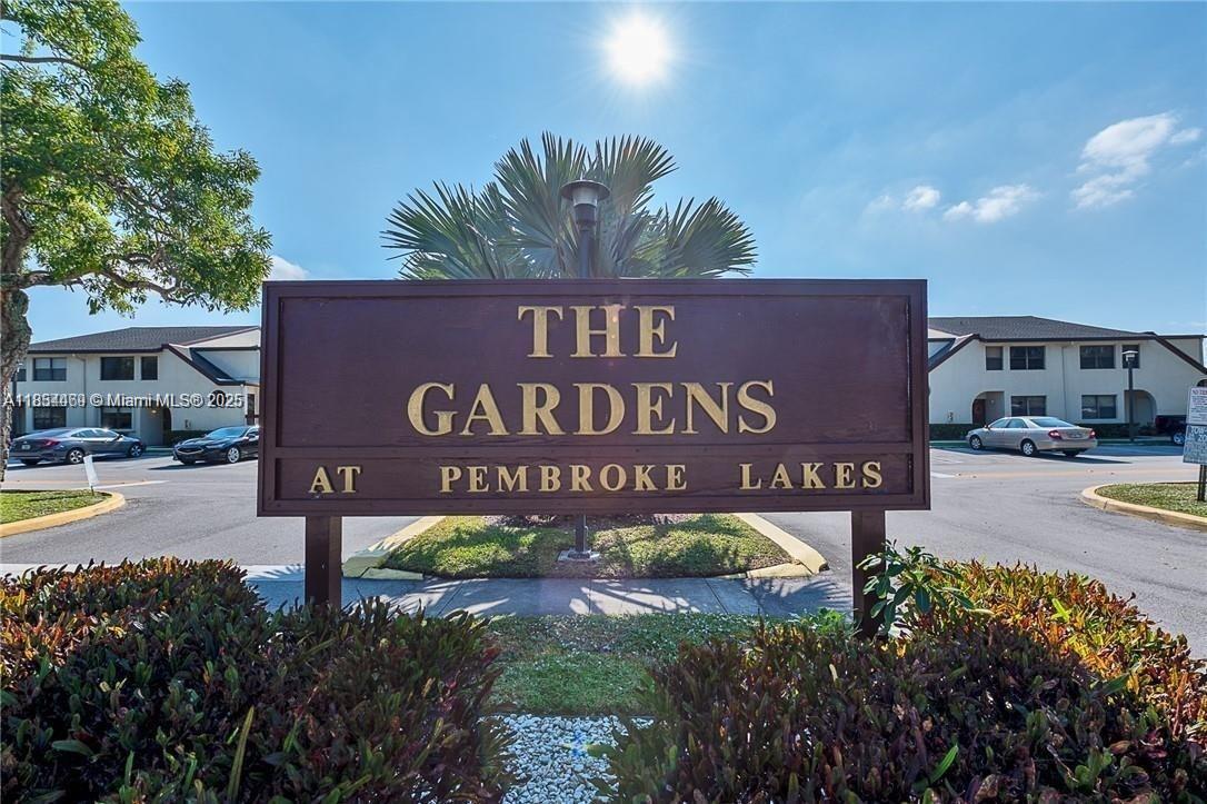 Foto principal - 11390 Taft St