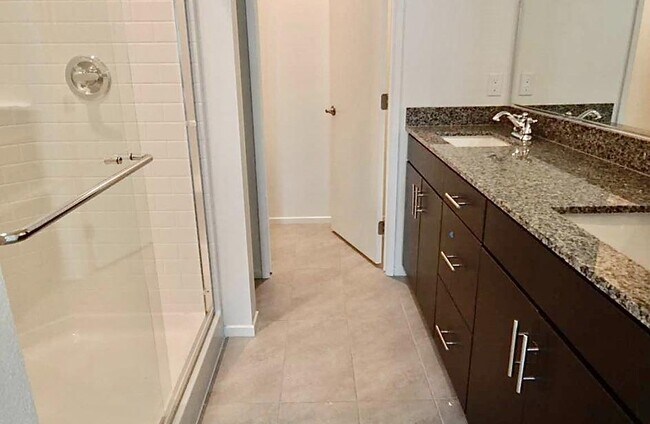 Foto del edificio - 5257 Beachfront Cove