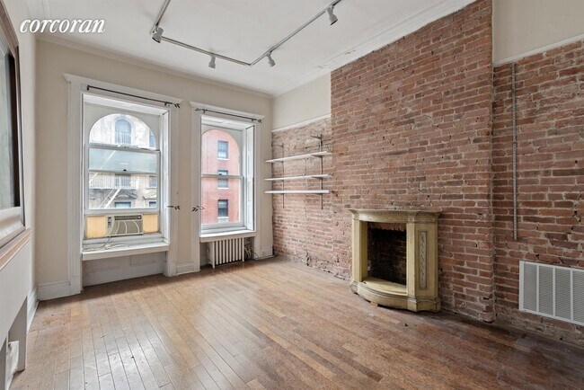 Building Photo - 335 W 85th St