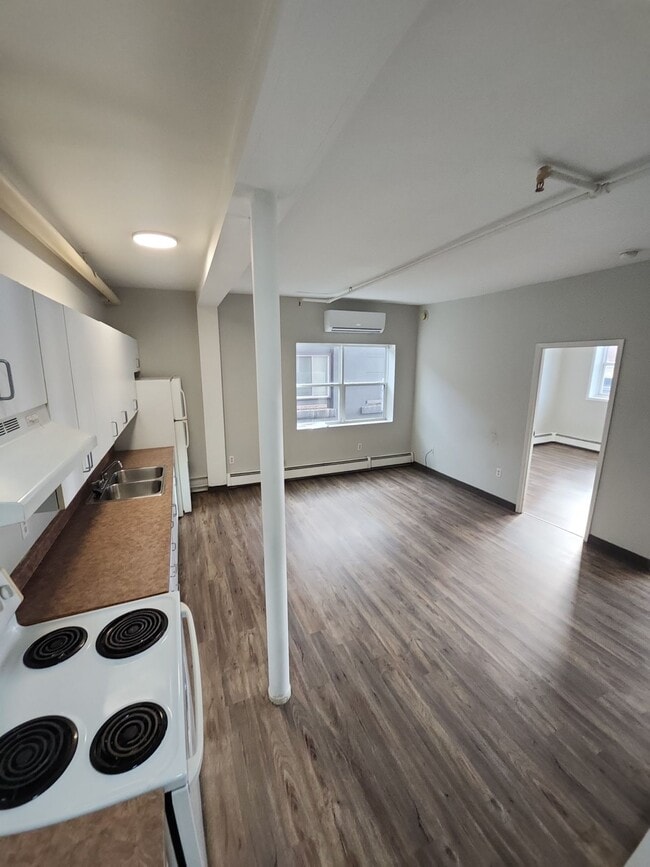 Building Photo - 523-523 Prince St