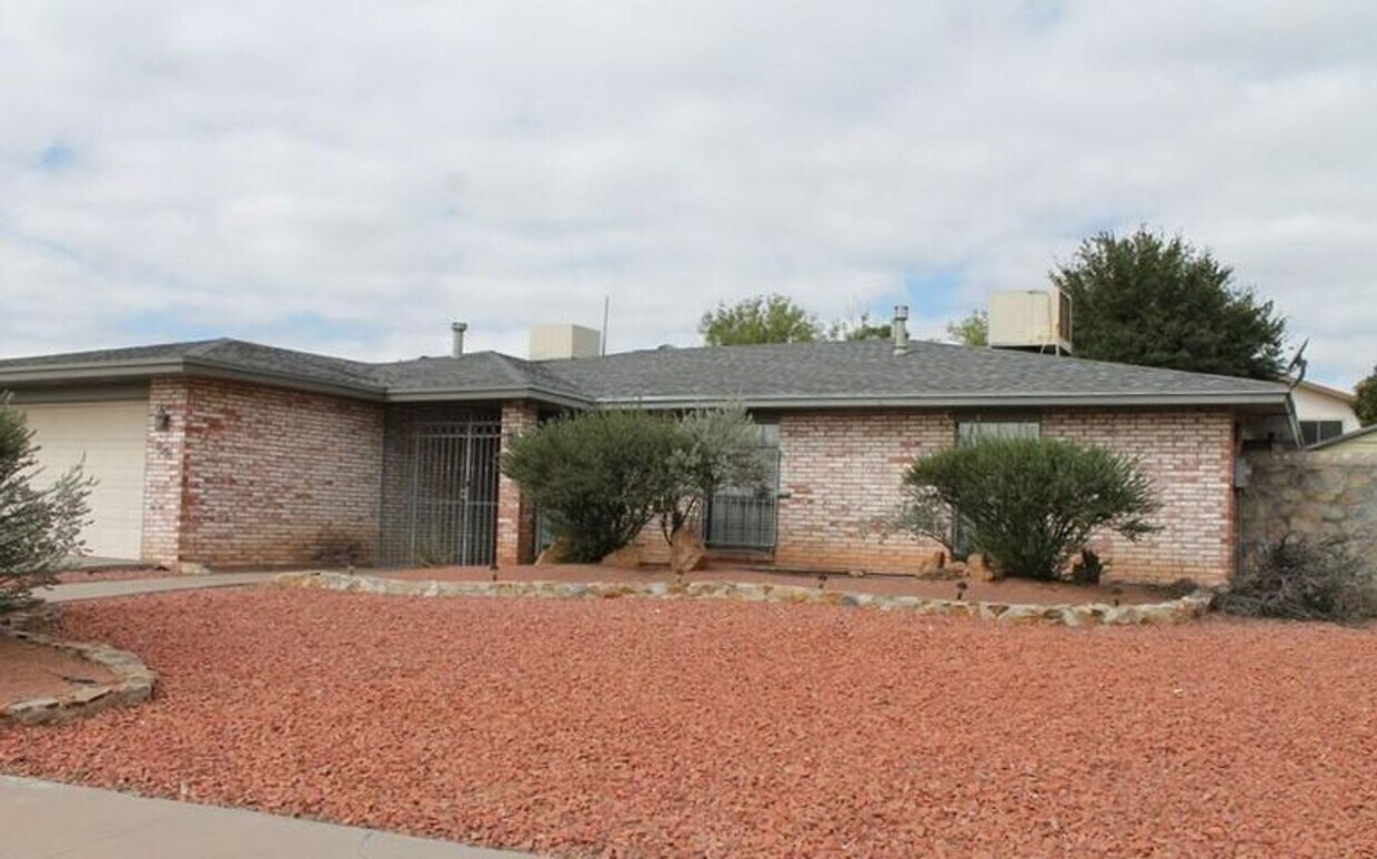 Primary Photo - Beautiful East El Paso Home!
