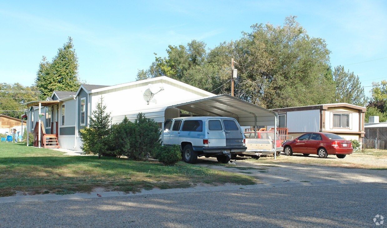 Building Photo - 415 1st Ave N