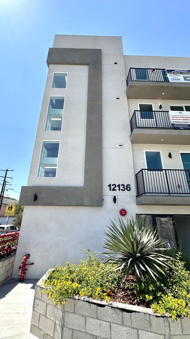 Foto del edificio - Modern 1-Bedroom Retreat with Sleek Finish...