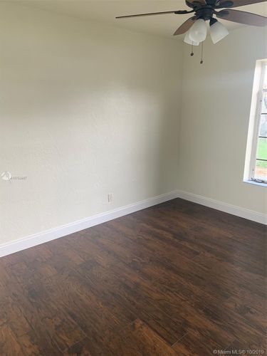 Building Photo - 7525 NE Miami Ct