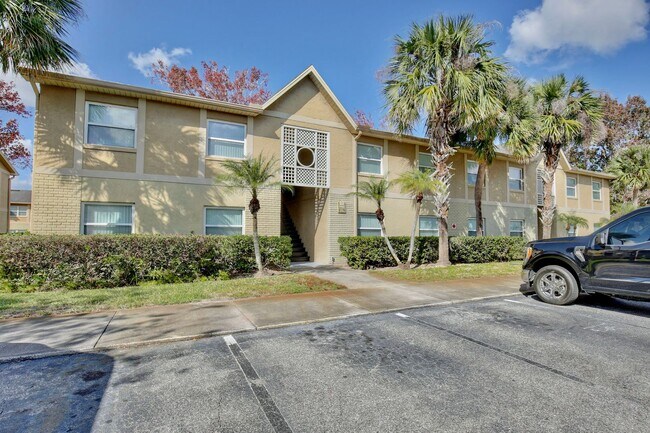 Building Photo - Beautiful 2/2 Condo with Full Lawn Care Included Located in Hawthorne Village – Orlando!