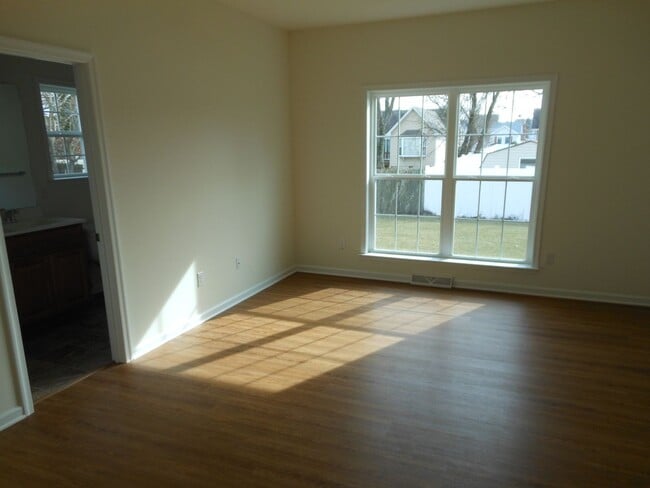 Foto del edificio - Dont miss out on this great home! Availabl...