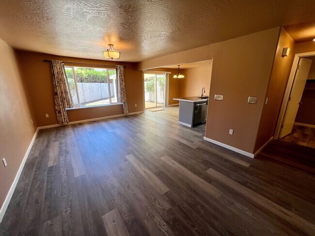 Foto del edificio - 943 Glengrove Ave