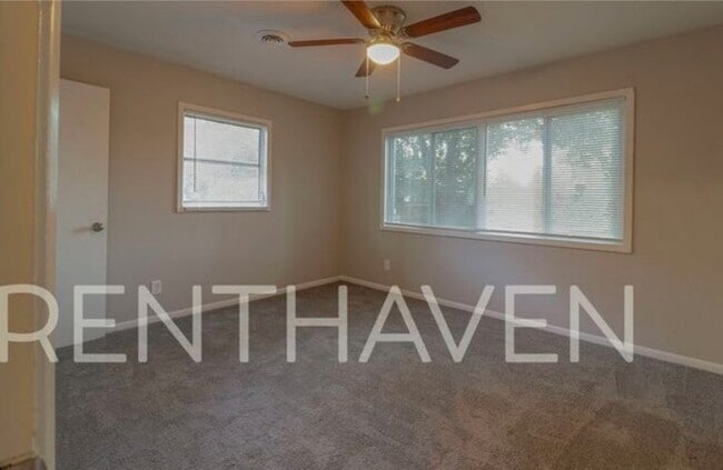 Foto del edificio - 3308 Forest Estates Dr