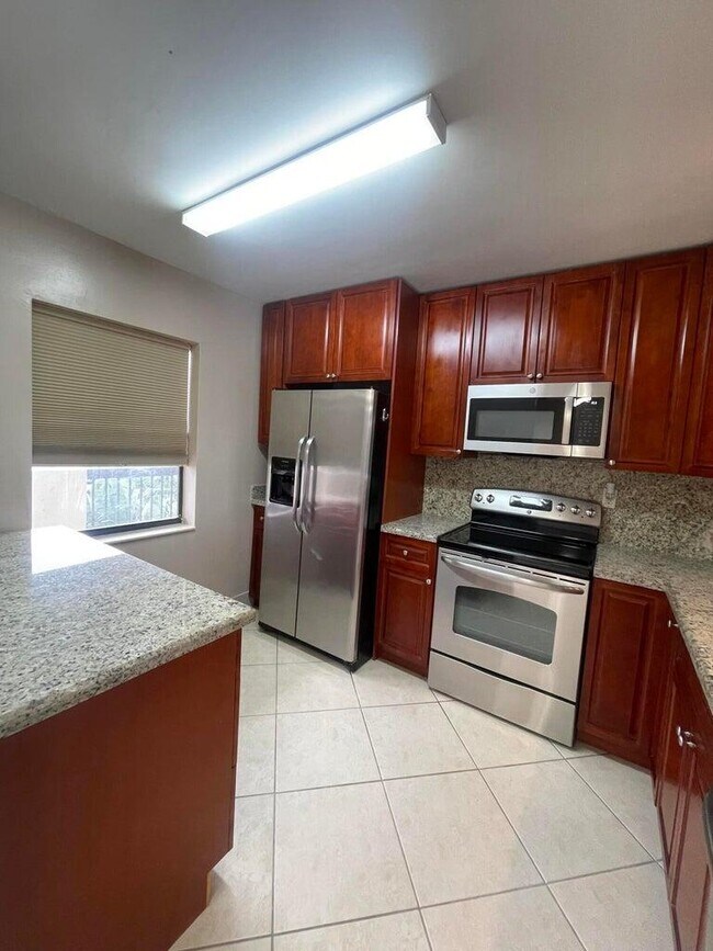 Foto del edificio - 2900 NW 42nd Ave