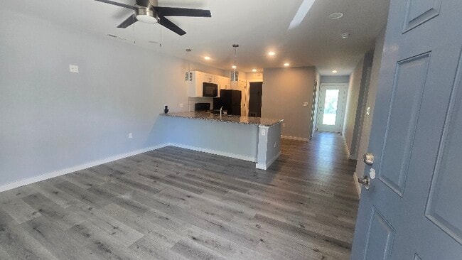Building Photo - 301 Wayne Ave