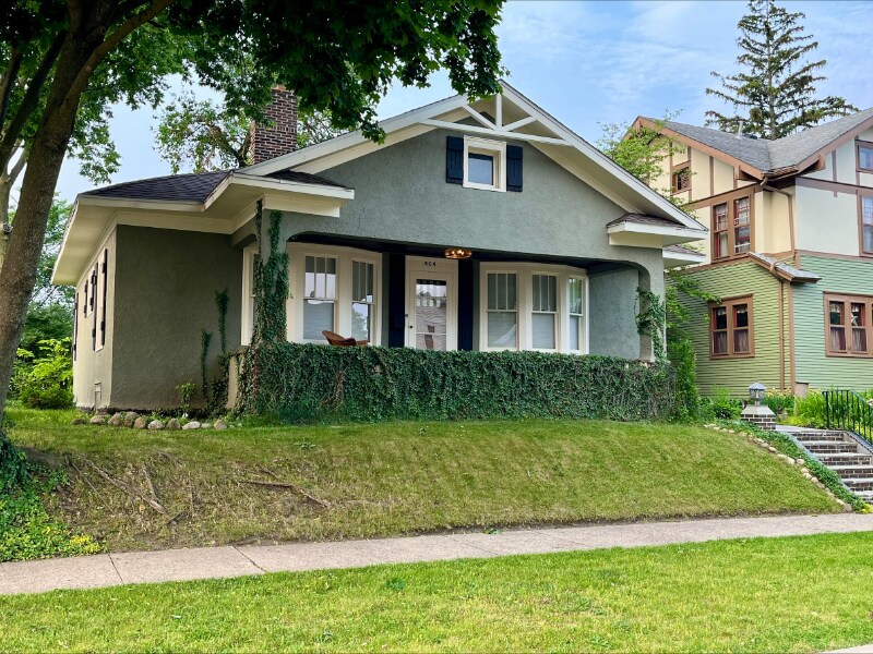 Primary Photo - 904 E Washington St