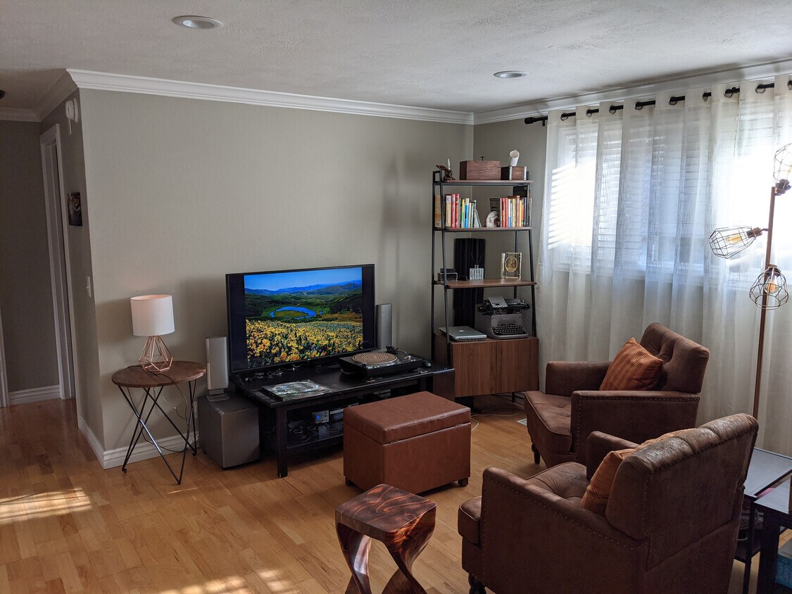 Foto principal - 1122 S Lake St