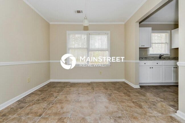 Building Photo - 3 Bedroom Pet-Friendly Home in Ellenwood, GA with Main Street Renewal