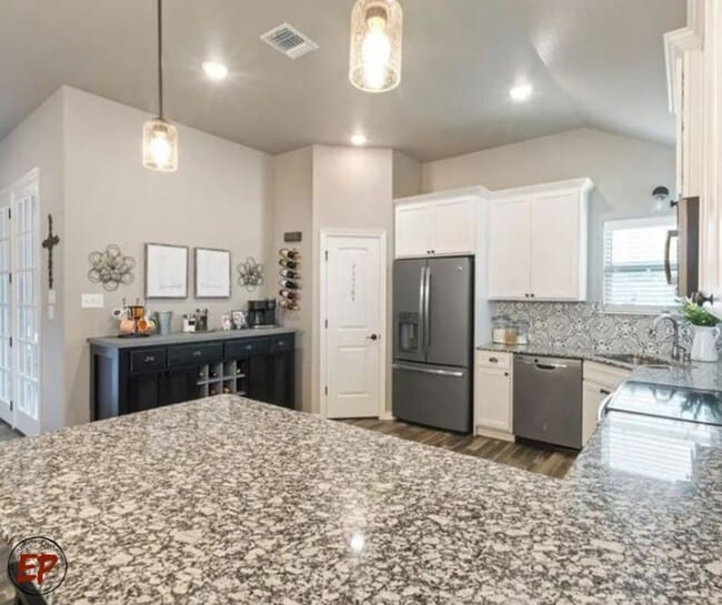 Building Photo - 222 Sand Flat Ln