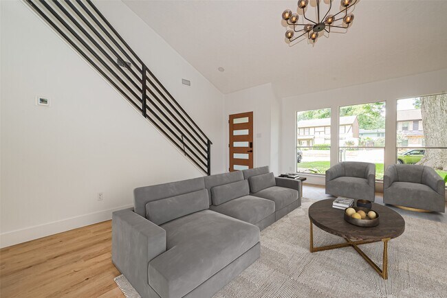 Foto del edificio - 1306 Briarmead Dr
