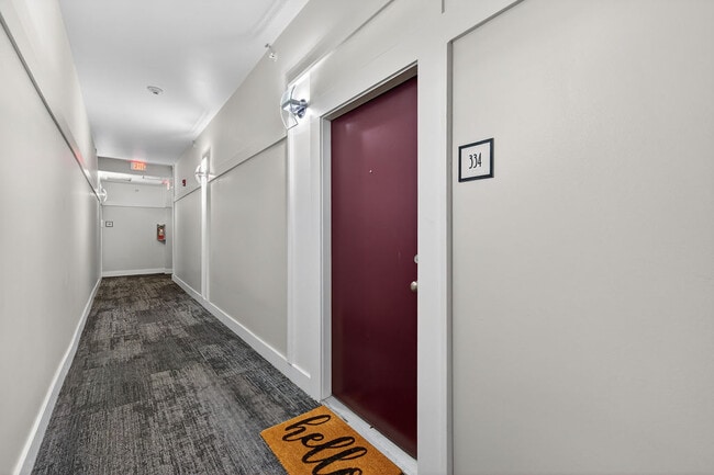 Building Photo - 2125 Southend Dr