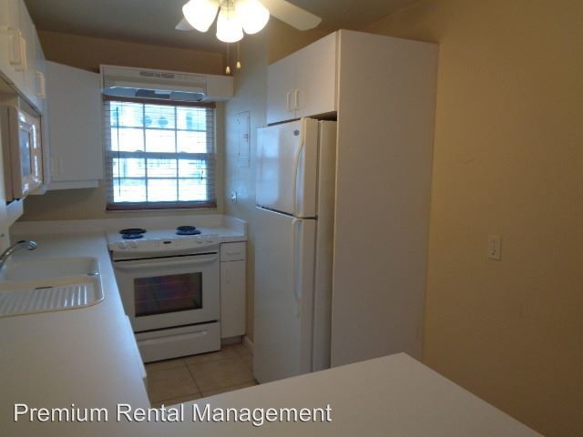 Foto del edificio - 332 Cherrywood Gardens Dr