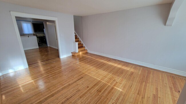 Living area - 7226 Marsden St