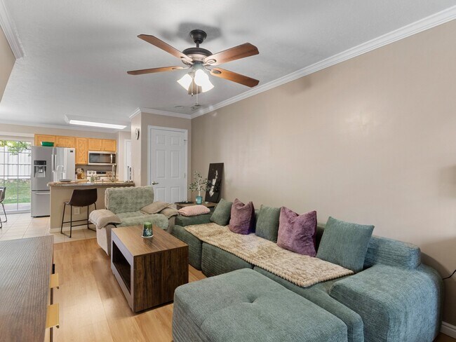 Foto del edificio - 1546 W Compass Pt Ln