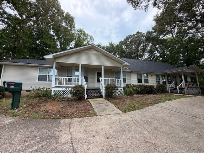 Foto del edificio - 4084 Friendship Rd