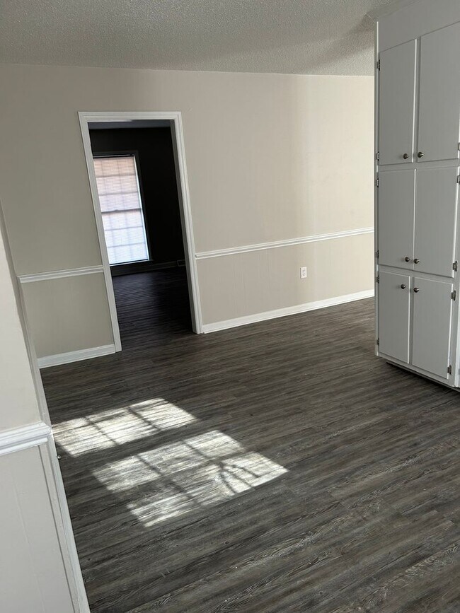 Building Photo - Newly Upgraded 3BR/2BA Home for Rent