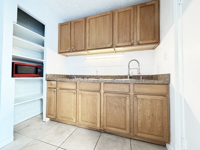 Photo - 2064-ST Apartment