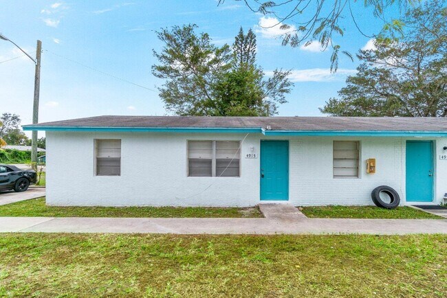 Building Photo - 4915 Gulfstream Rd