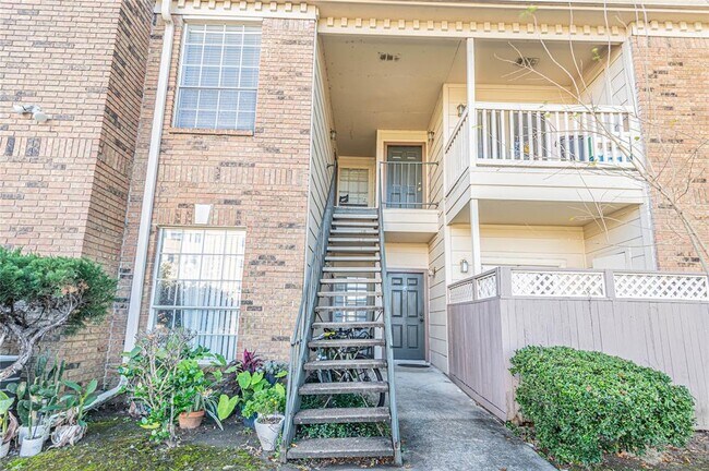 Building Photo - 2626 Holly Hall St
