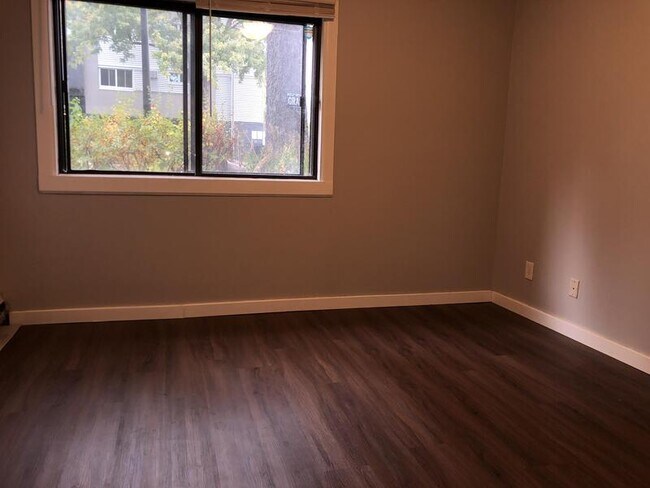 Foto del edificio - 2533 3rd Ave S