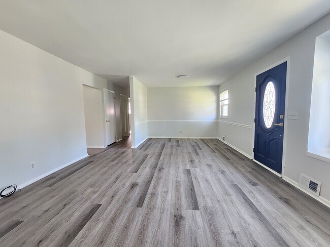 Building Photo - 3723 Hermes Dr