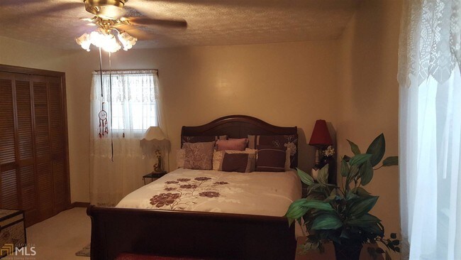 Foto del edificio - 2549 Dogwood Hills Ct