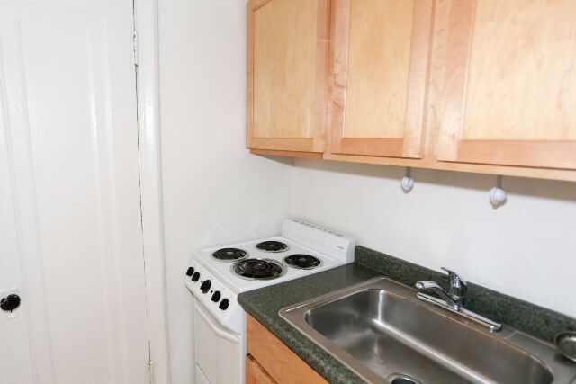 Building Photo - 539 W Arlington Pl