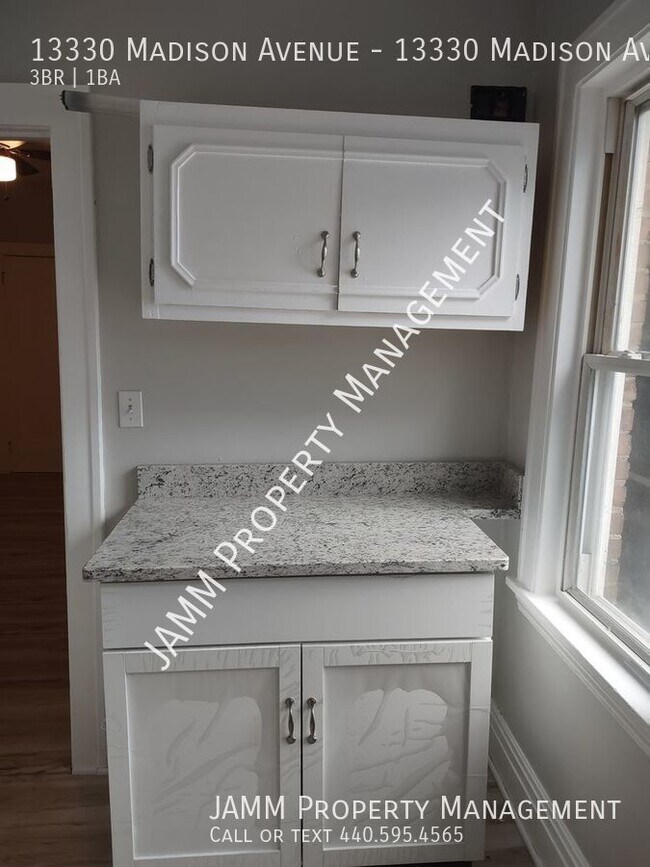 Foto del edificio - 3-Bedroom Apartment unit in Lakewood!!