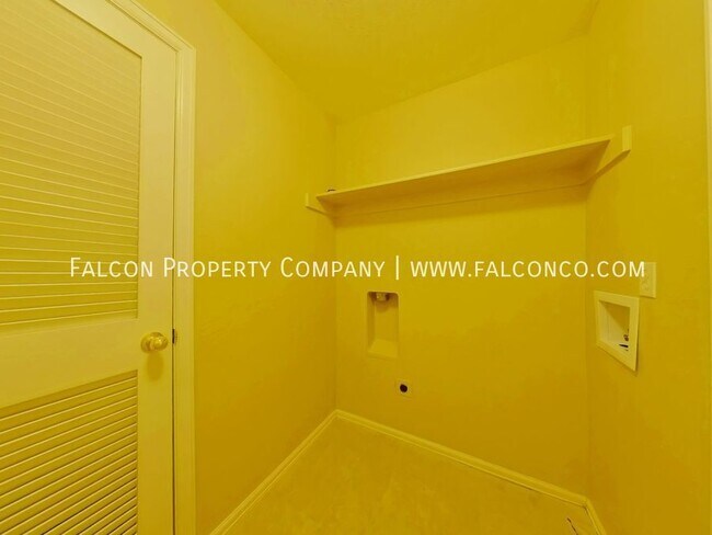 Building Photo - Fantastic Condo in Cima Vista - Lease Out ...