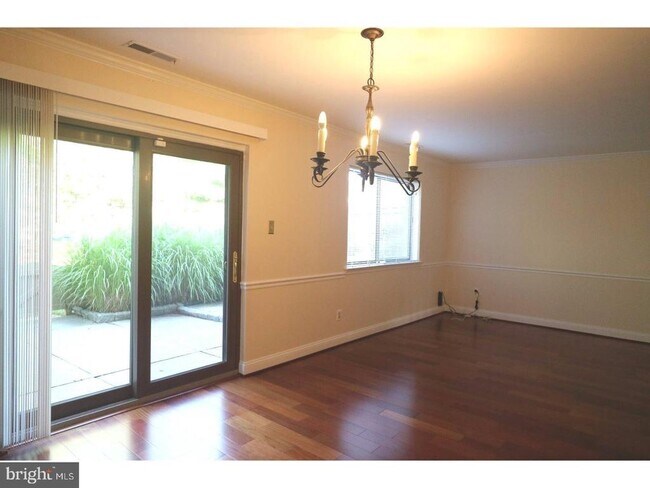 Building Photo - 231 Clover Hill Ct