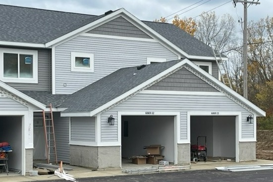 Foto del edificio - Fairway Corners Townhomes