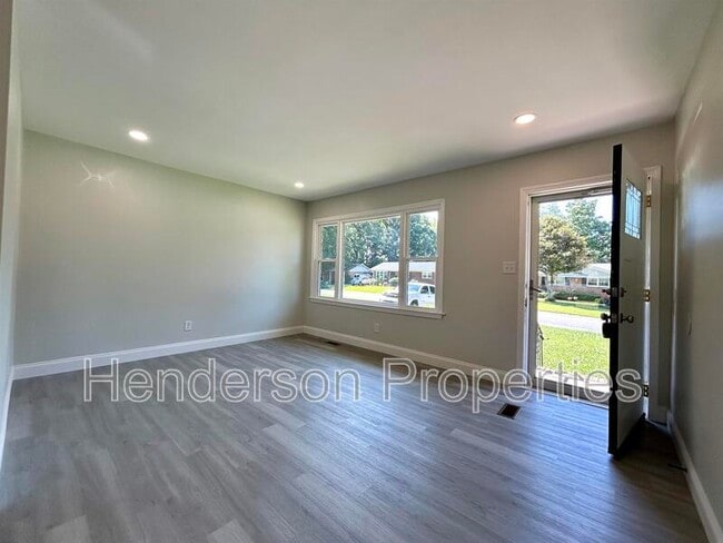 Building Photo - 5405 Myrica Ln